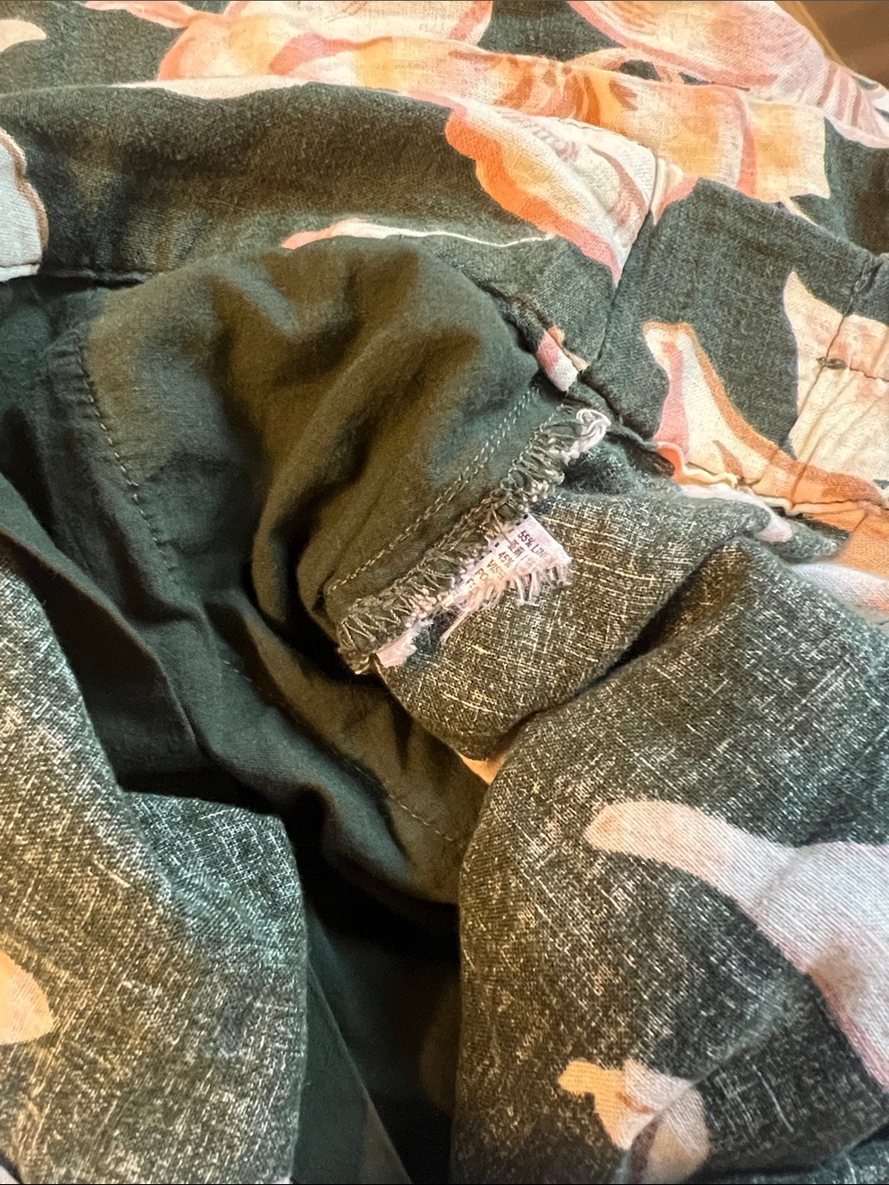 Mango Wide Leg Floral Crop Pants in Dark Green and Pale Pink - Picture 3 of 3